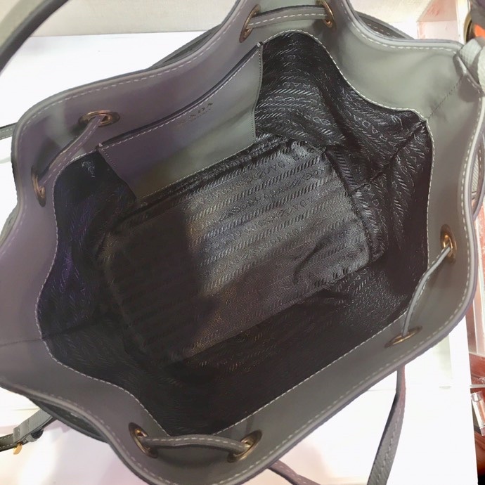 Pra*a bucket bags